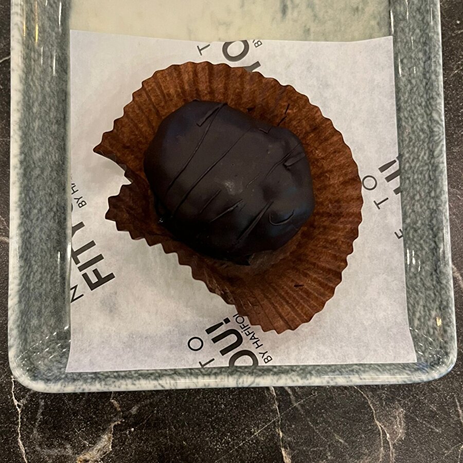 Vişne Dolgulu Fit Brownie Intense